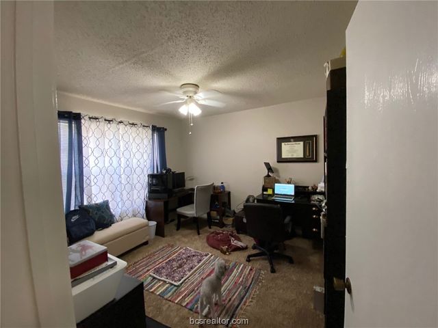 411 Manuel dr B, College Station, TX 77840