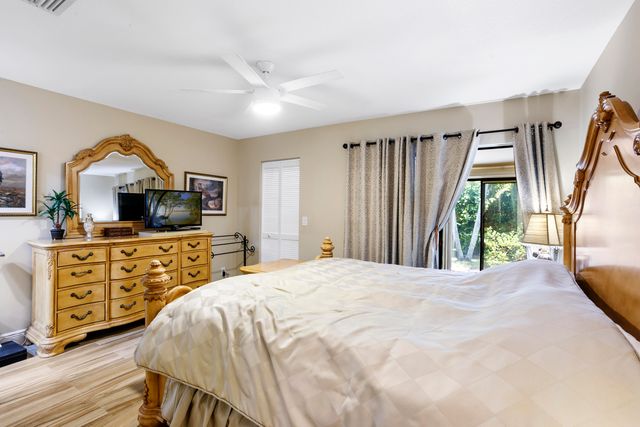 2641 Gately Drive W 2902, West Palm Beach, FL 33415