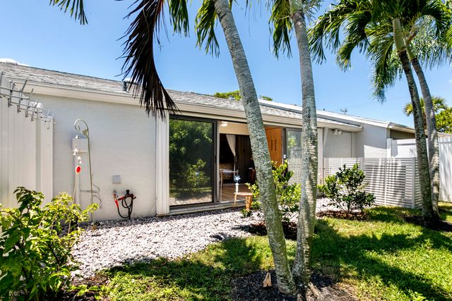 2641 Gately Drive W 2902, West Palm Beach, FL 33415