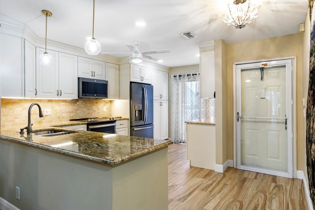 2641 Gately Drive W 2902, West Palm Beach, FL 33415
