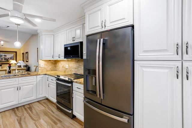 2641 Gately Drive W 2902, West Palm Beach, FL 33415