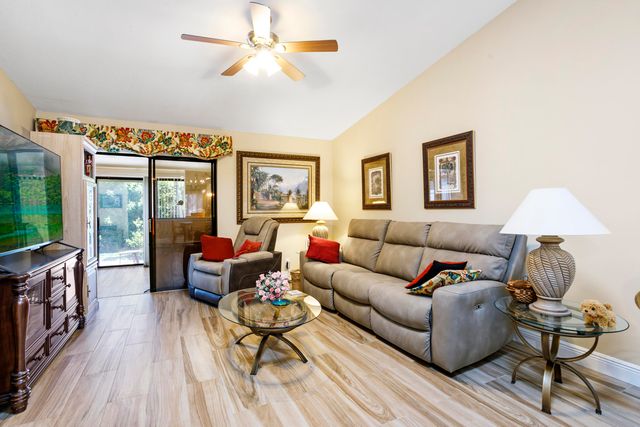 2641 Gately Drive W 2902, West Palm Beach, FL 33415