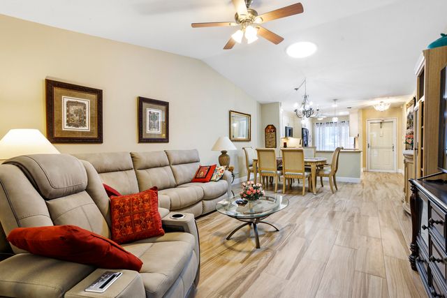 2641 Gately Drive W 2902, West Palm Beach, FL 33415