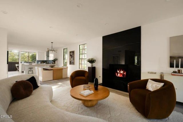 885 S Orange Grove Boulevard 23, Pasadena, CA 91105