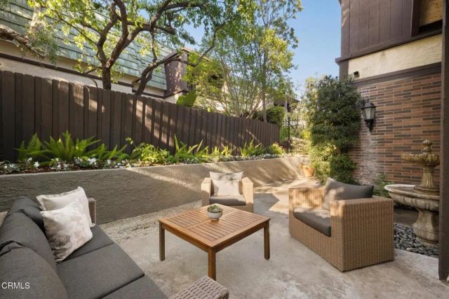 885 S Orange Grove Boulevard 23, Pasadena, CA 91105