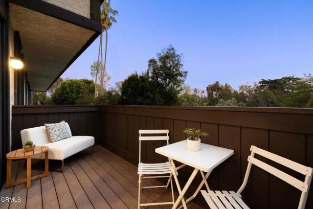 885 S Orange Grove Boulevard 23, Pasadena, CA 91105