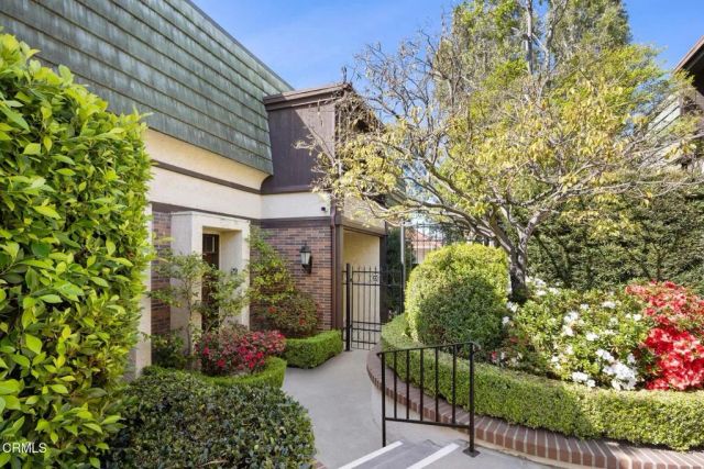 885 S Orange Grove Boulevard 23, Pasadena, CA 91105