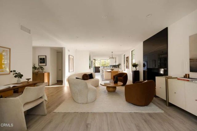 885 S Orange Grove Boulevard 23, Pasadena, CA 91105