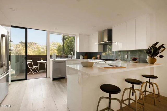 885 S Orange Grove Boulevard 23, Pasadena, CA 91105