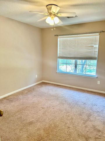 14 Legend Hollow Court, Spring, TX 77382