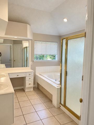 14 Legend Hollow Court, Spring, TX 77382