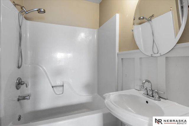 3528 Madison Street, Omaha, NE 68107