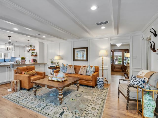 7727 Meadowvale Drive, Houston, TX 77063