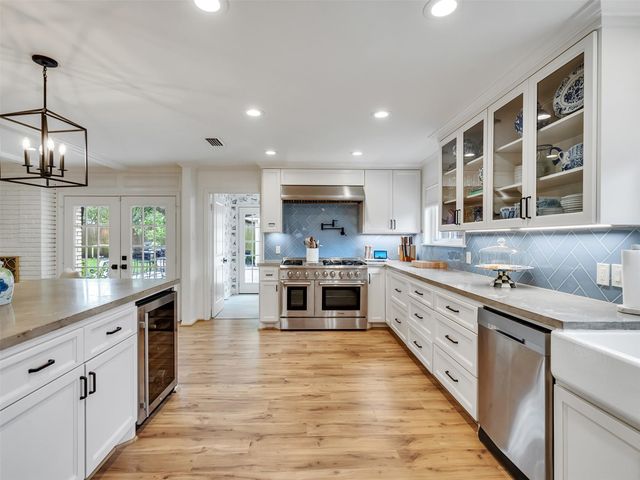 7727 Meadowvale Drive, Houston, TX 77063