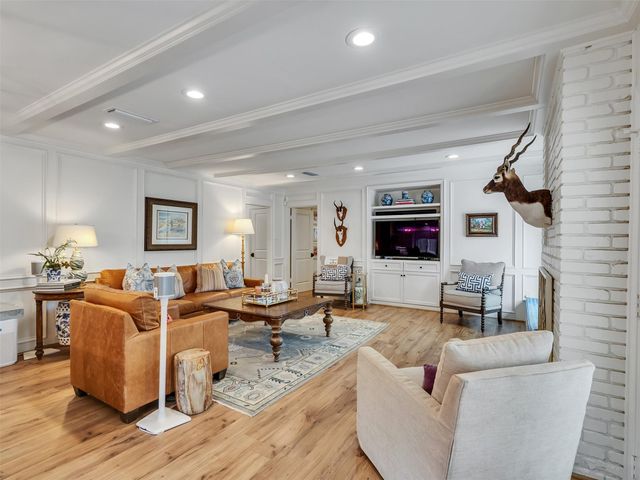 7727 Meadowvale Drive, Houston, TX 77063