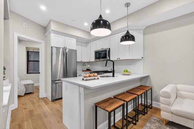 5 Garden Court St. 3, Boston, MA 02113