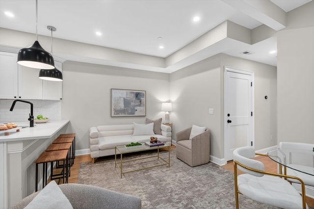 5 Garden Court St. 3, Boston, MA 02113