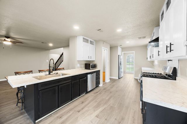 406 Bowen CIR, Copperas Cove, TX 76522