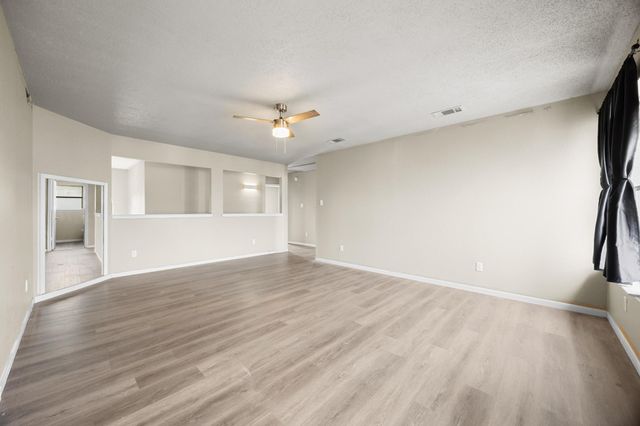 406 Bowen CIR, Copperas Cove, TX 76522