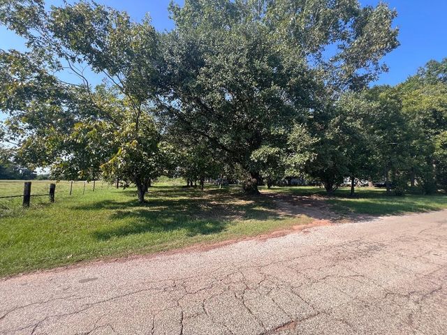 225 CR 304, Carthage, TX 75633