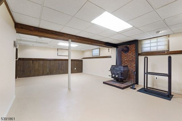 13 Paderewski Rd, Jefferson Twp., NJ 07438