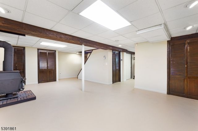 13 Paderewski Rd, Jefferson Twp., NJ 07438