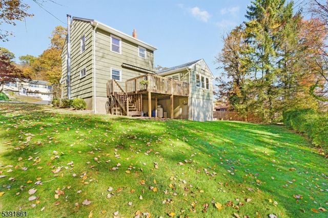 13 Paderewski Rd, Jefferson Twp., NJ 07438