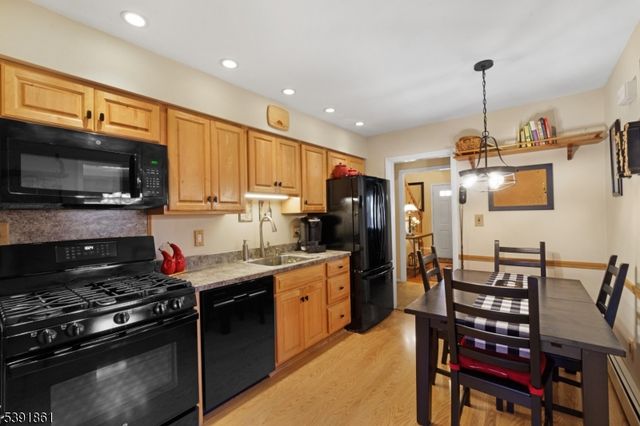 13 Paderewski Rd, Jefferson Twp., NJ 07438