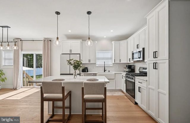 1568 DOLLY DR, Vineland, NJ 08361
