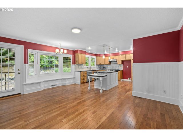 13217 Se BLACKBERRY Cir, Portland, OR 97236