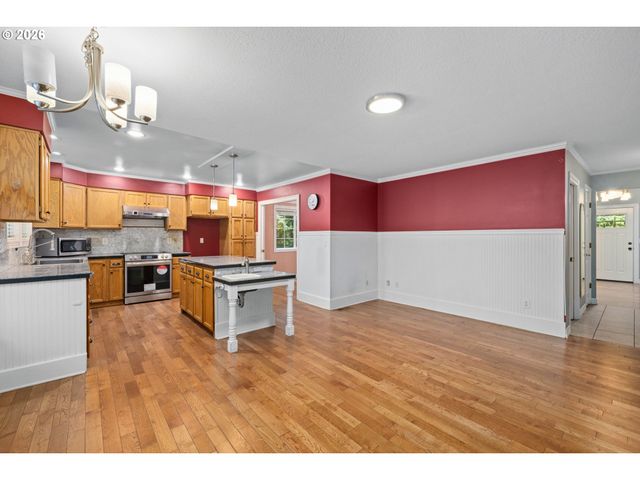 13217 Se BLACKBERRY Cir, Portland, OR 97236