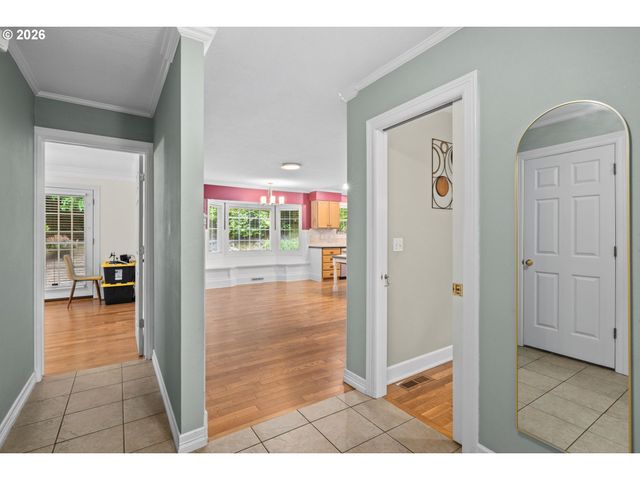 13217 Se BLACKBERRY Cir, Portland, OR 97236