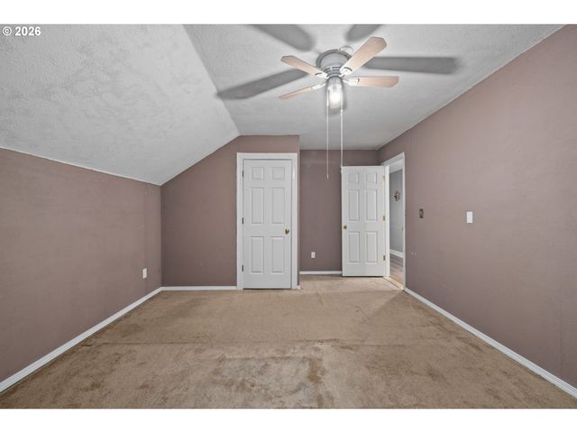13217 Se BLACKBERRY Cir, Portland, OR 97236