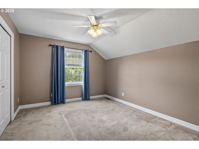 13217 Se BLACKBERRY Cir, Portland, OR 97236