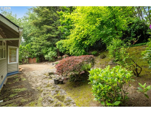 13217 Se BLACKBERRY Cir, Portland, OR 97236