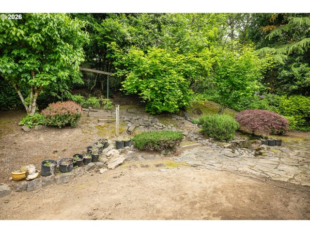 13217 Se BLACKBERRY Cir, Portland, OR 97236
