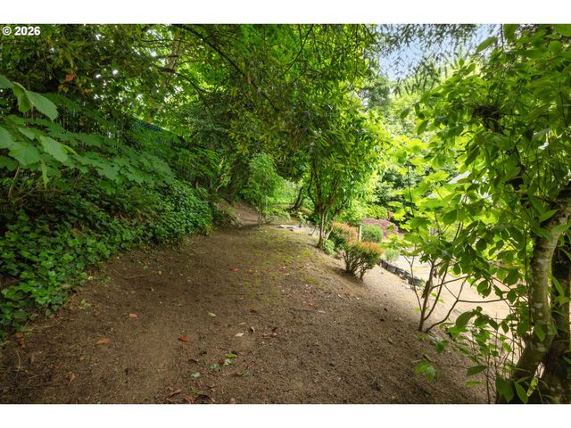 13217 Se BLACKBERRY Cir, Portland, OR 97236
