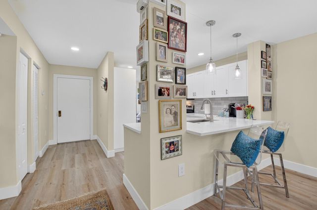 17 Southport Lane E, Boynton Beach, FL 33436
