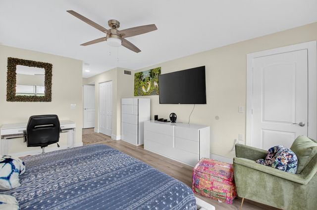 17 Southport Lane E, Boynton Beach, FL 33436