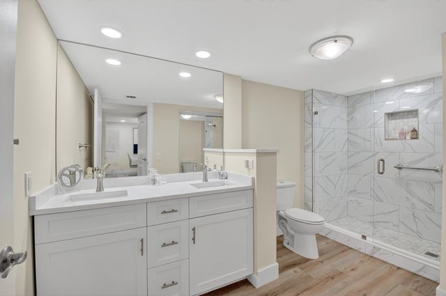 17 Southport Lane E, Boynton Beach, FL 33436
