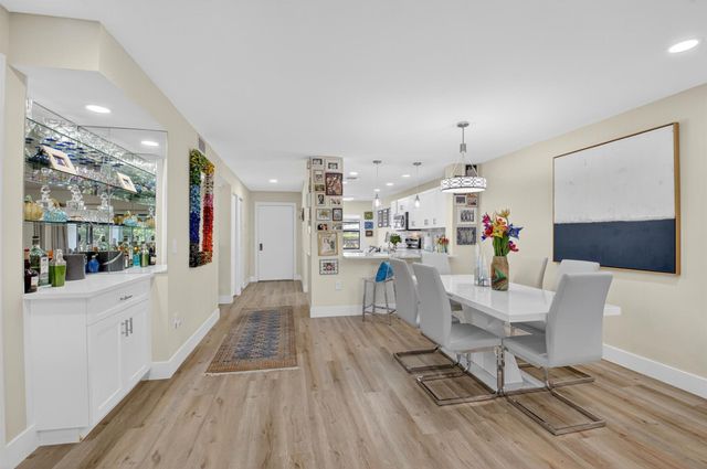 17 Southport Lane E, Boynton Beach, FL 33436