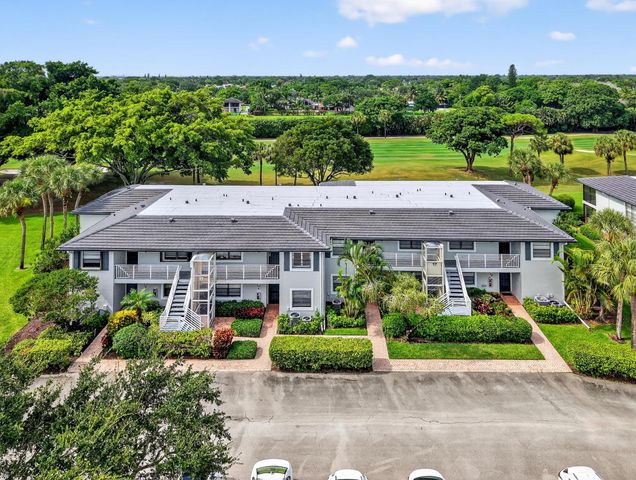 17 Southport Lane E, Boynton Beach, FL 33436