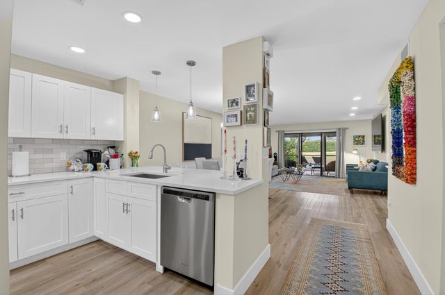 17 Southport Lane E, Boynton Beach, FL 33436