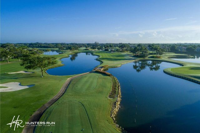17 Southport Lane E, Boynton Beach, FL 33436