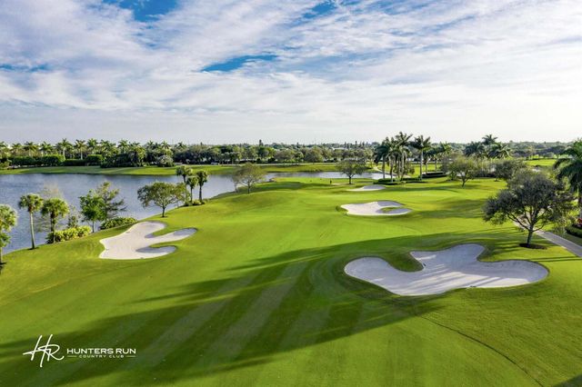 17 Southport Lane E, Boynton Beach, FL 33436