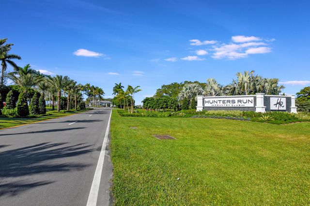 17 Southport Lane E, Boynton Beach, FL 33436