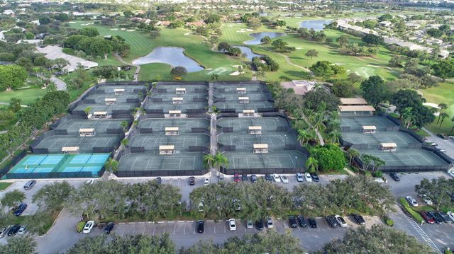 17 Southport Lane E, Boynton Beach, FL 33436