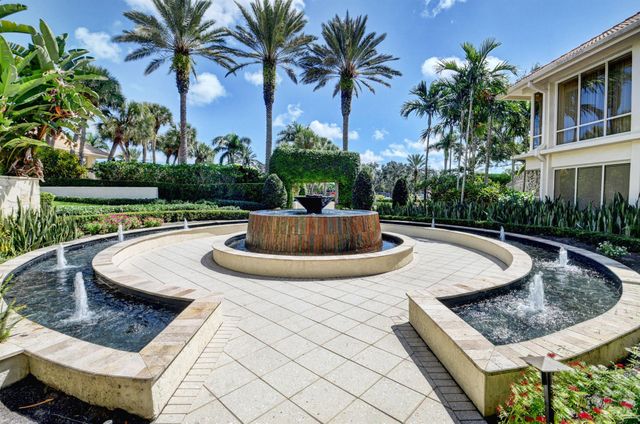 17 Southport Lane E, Boynton Beach, FL 33436