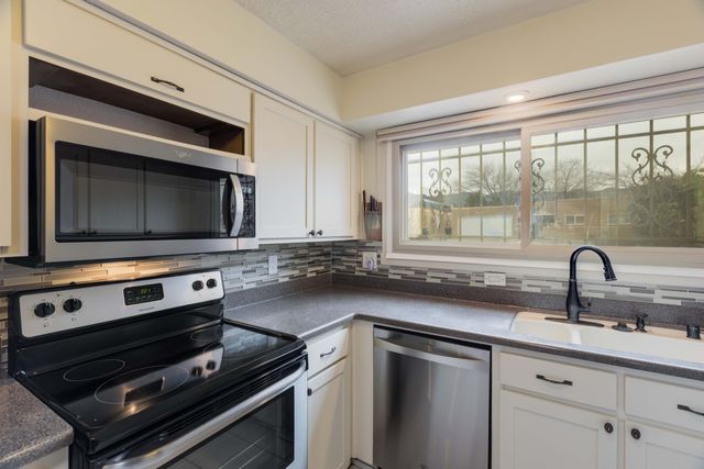 6413 Annapolis Drive NE, Albuquerque, NM 87111