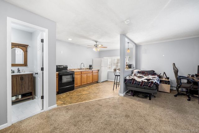 19 Evelyn Road, Port Jefferson Station, NY 11776